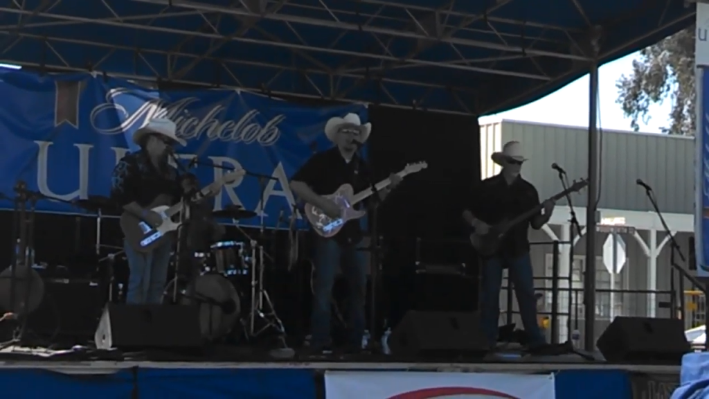 Last-Chance-Saloon-Band-Covers-Wrapped-Around