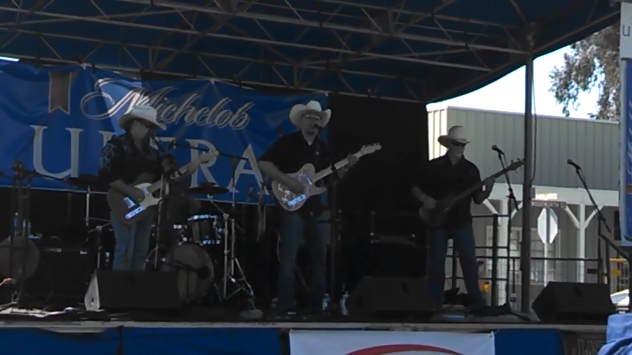 Last-Chance-Saloon-Band-Covers-Wrapped-Around